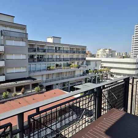 Casa Grace - Santa Monica *